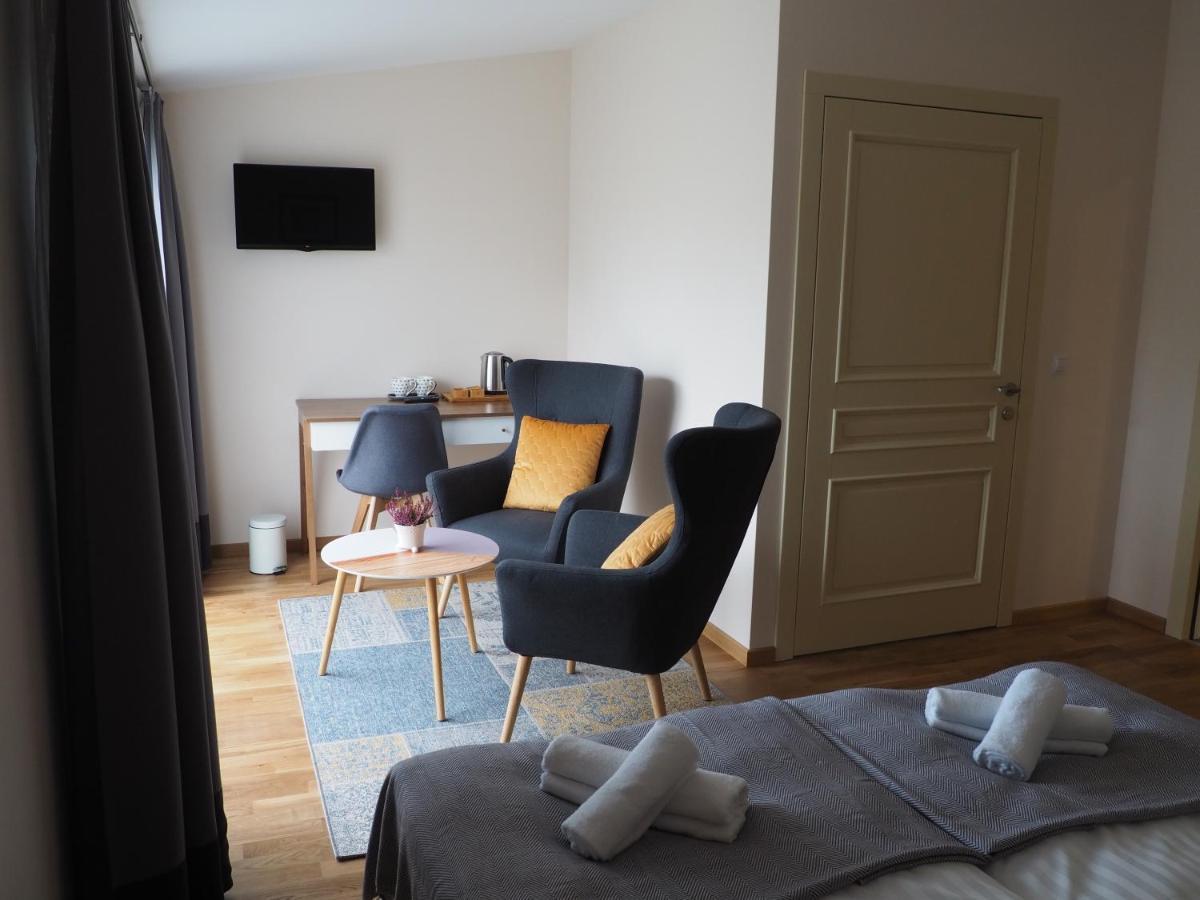 Sveciu Namai Zara Hotel Tytuvenai Ngoại thất bức ảnh
